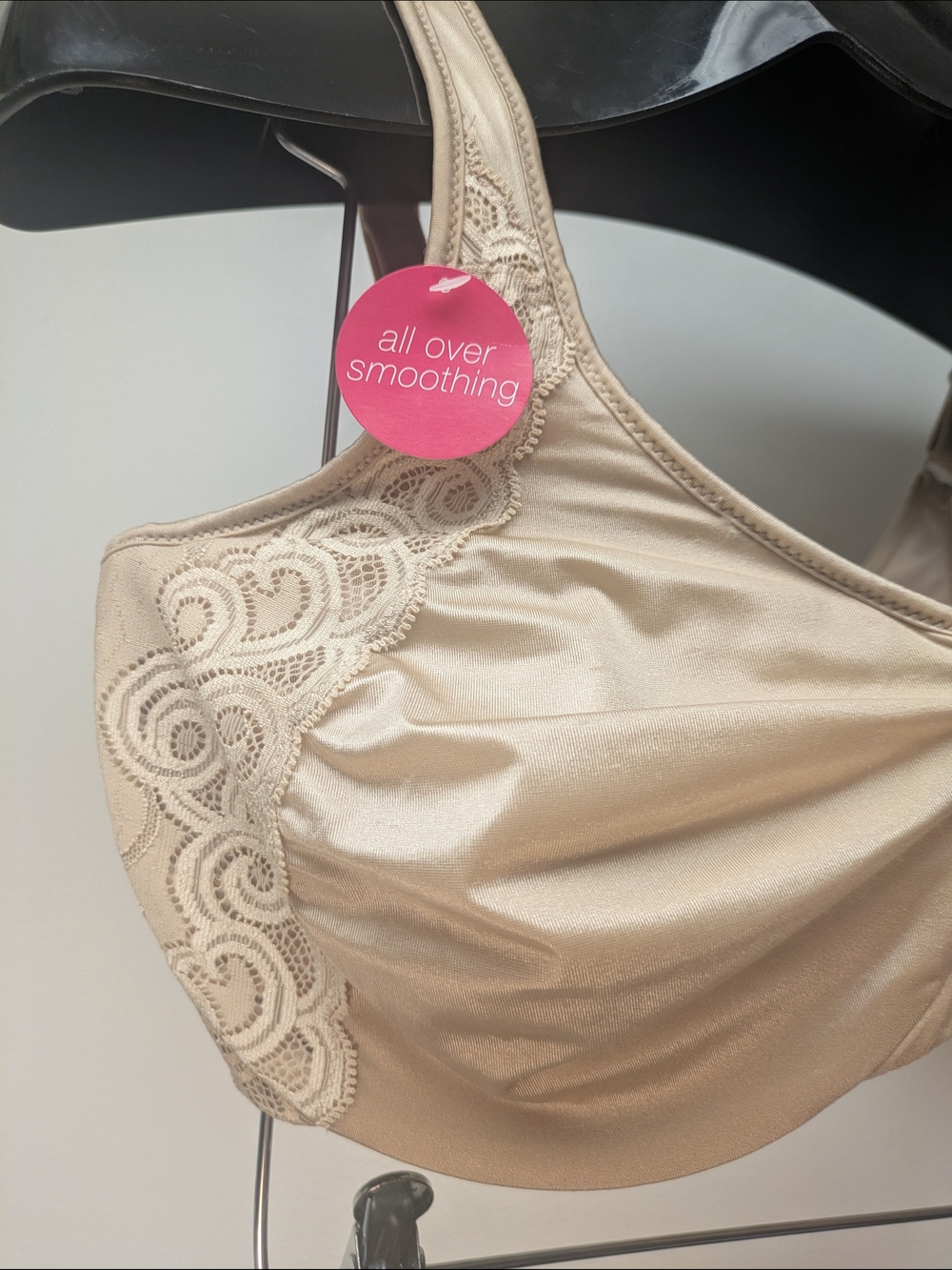 36G Bali Minimizer Underwire Bra, Minimize Up to 1.5" Beige Lace Accents - Picture 3 of 7